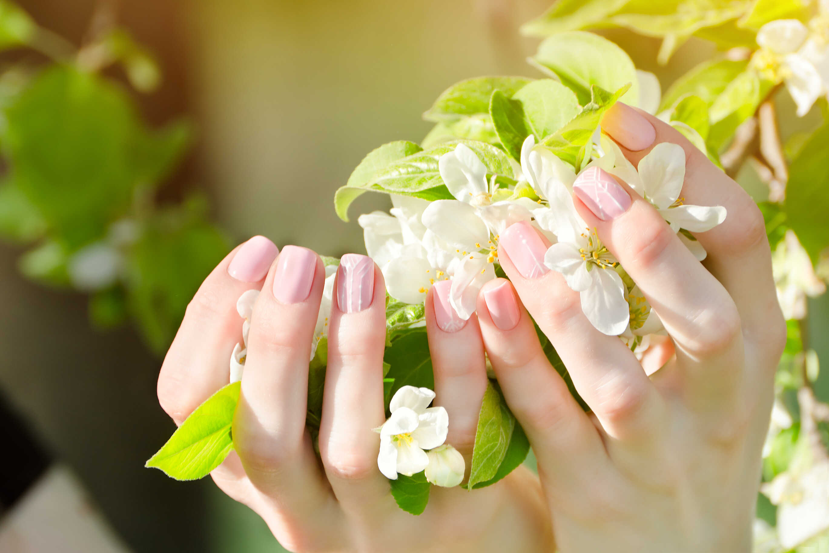 ARTIFICIAL NAILS